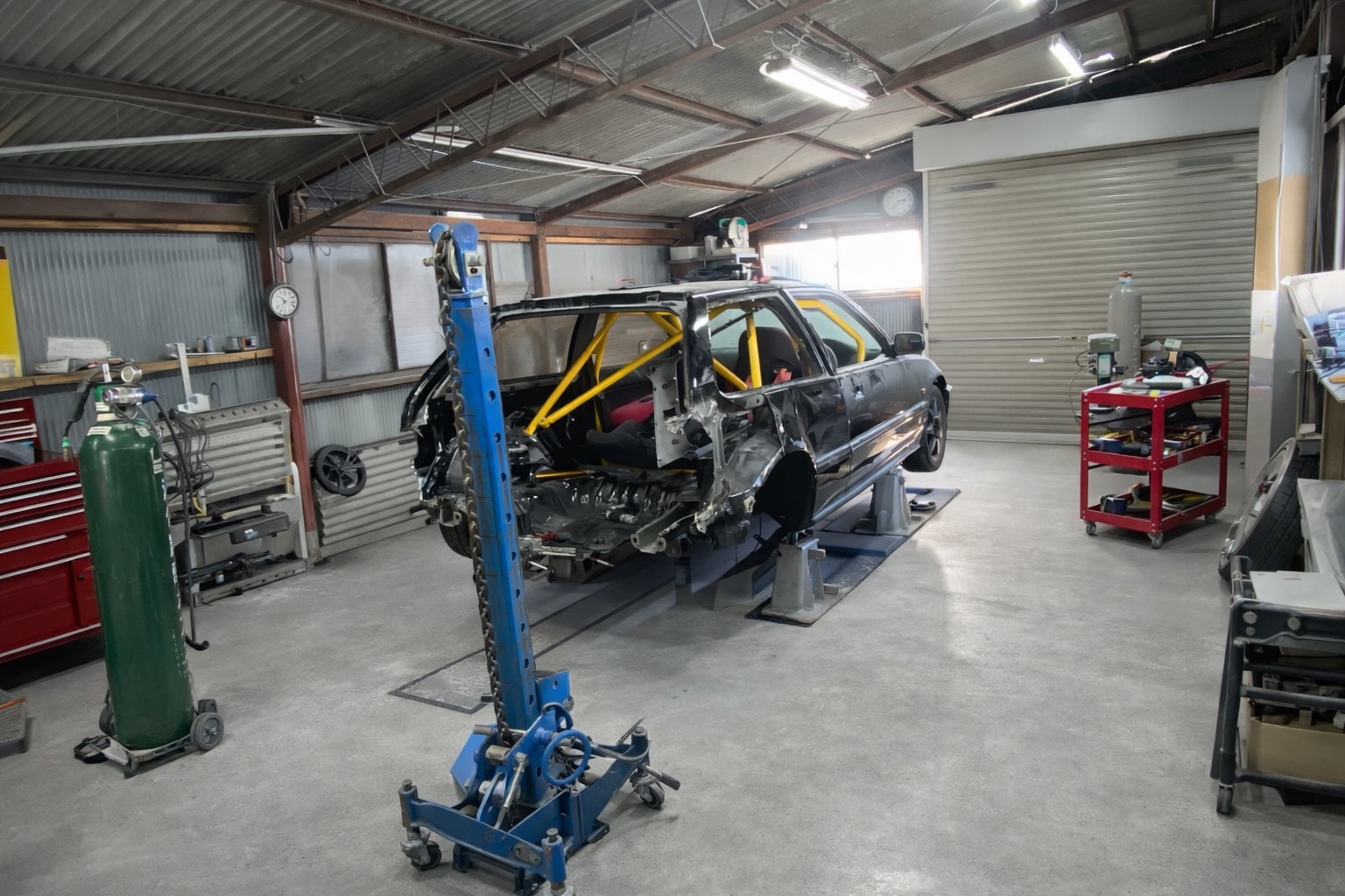 板金塗装 工場風景